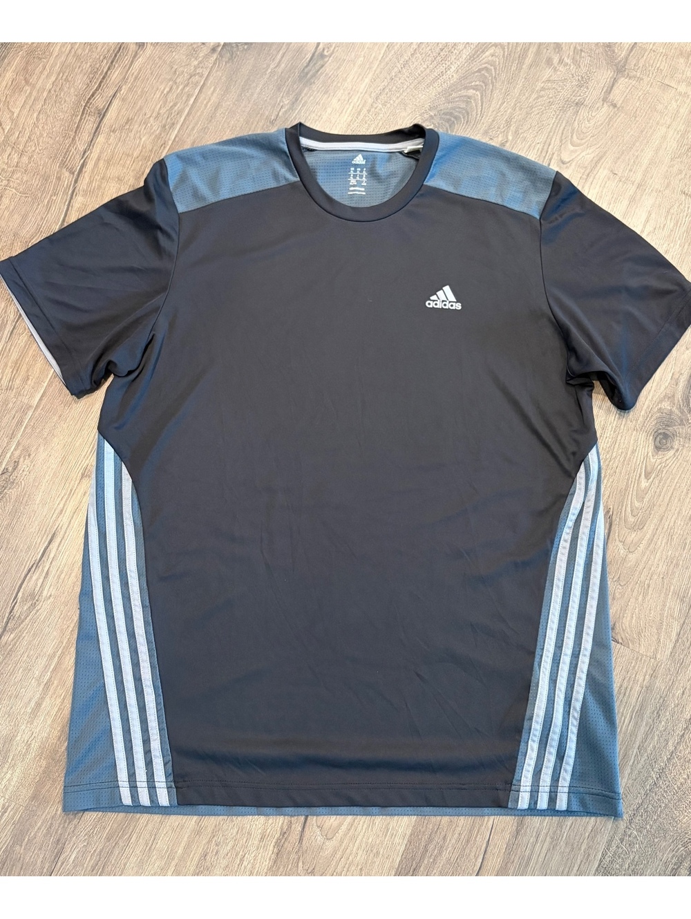 Adidas Men’s XL Climacool Black and Gray Athletic T-Shirt
